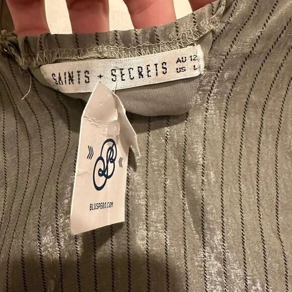 Saints and Secrets NWT Nacy Wide Leg Pinstripe Jumpsuit Olive Size Large - Picture 6 of 6